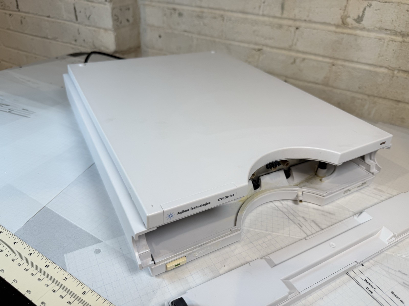 Agilent 1200 G1379B Micro Vacuum Degasser HPLC S/N JP63705777 — Powers On