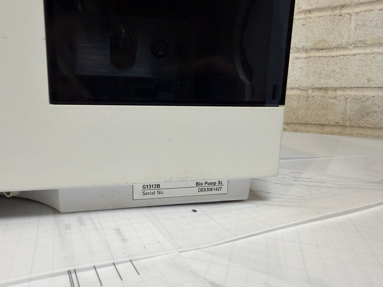 Agilent 1200 G1312B Binary Pump SL HPLC S/N DE63061427 — Powers On, Pumps Water