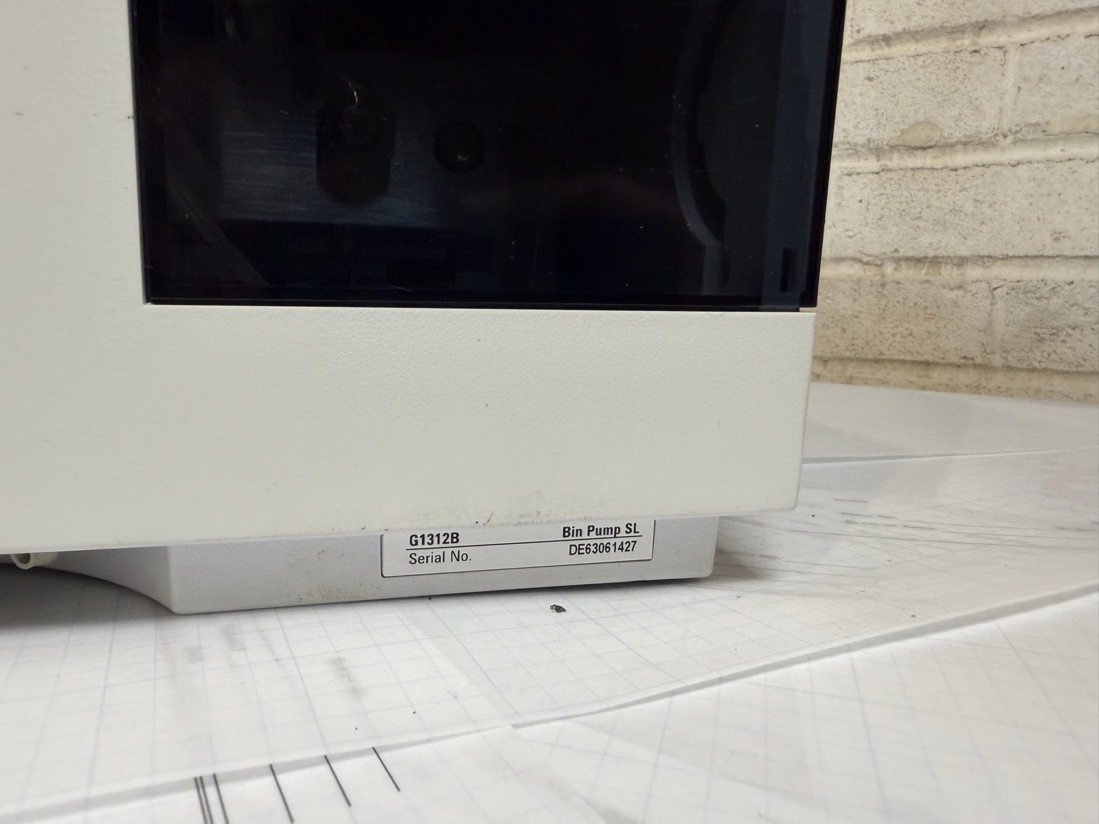 Agilent 1200 G1312B Binary Pump SL HPLC S/N DE63061427 — Powers On, Pumps Water