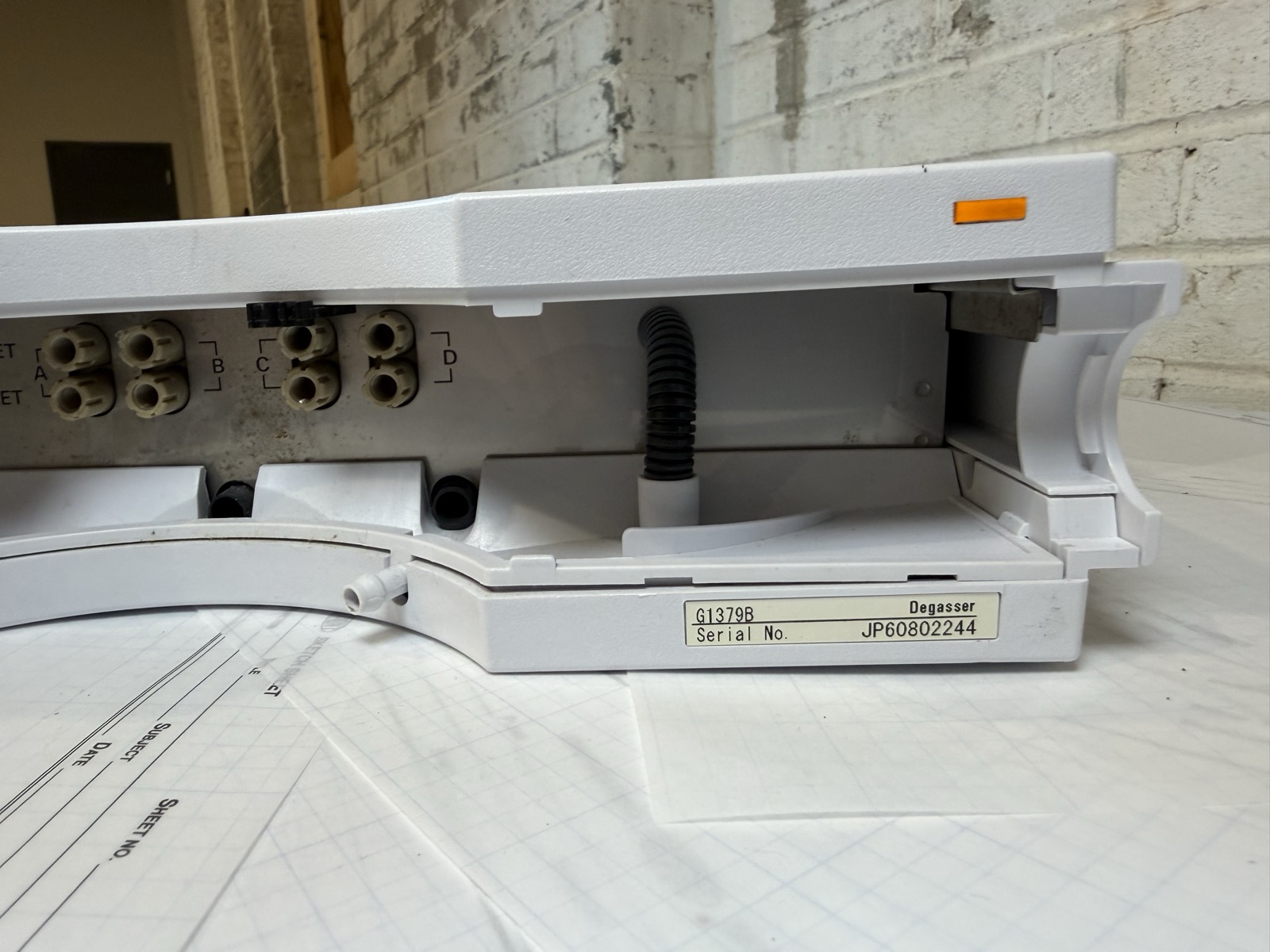 Agilent 1200 G1379B Micro Vacuum Degasser HPLC S/N JP60802244 — Powers On