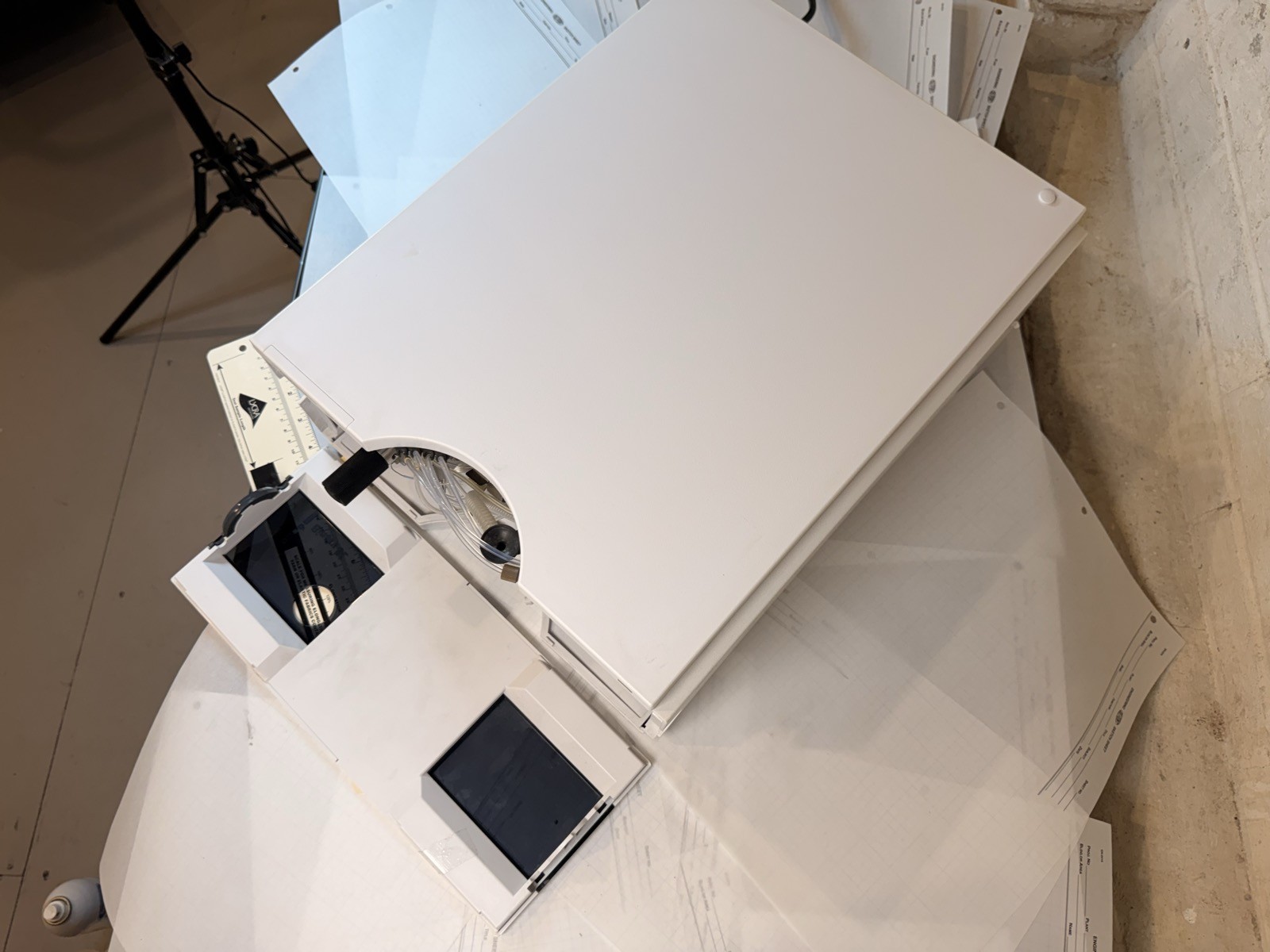 Agilent 1200 G1312B Binary Pump SL HPLC S/N DE63060030 — Powers On, Pumps Water