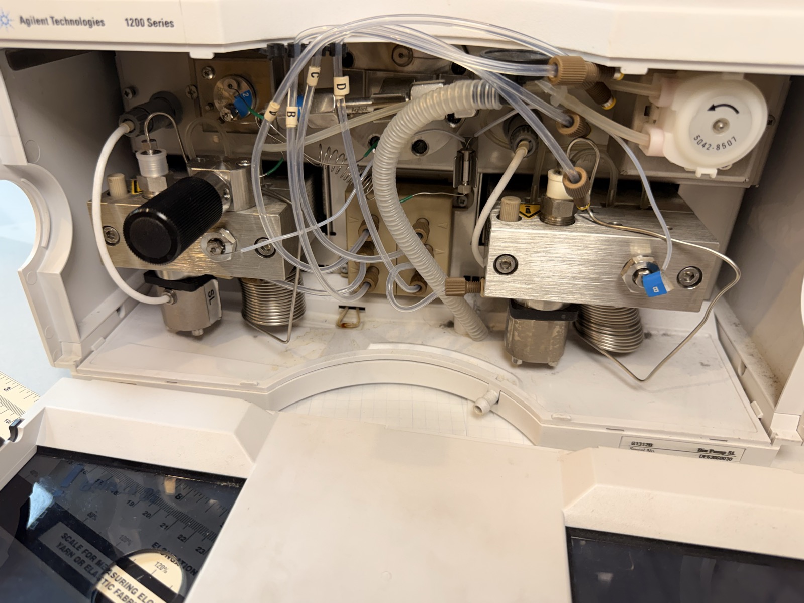 Agilent 1200 G1312B Binary Pump SL HPLC S/N DE63060030 — Powers On, Pumps Water