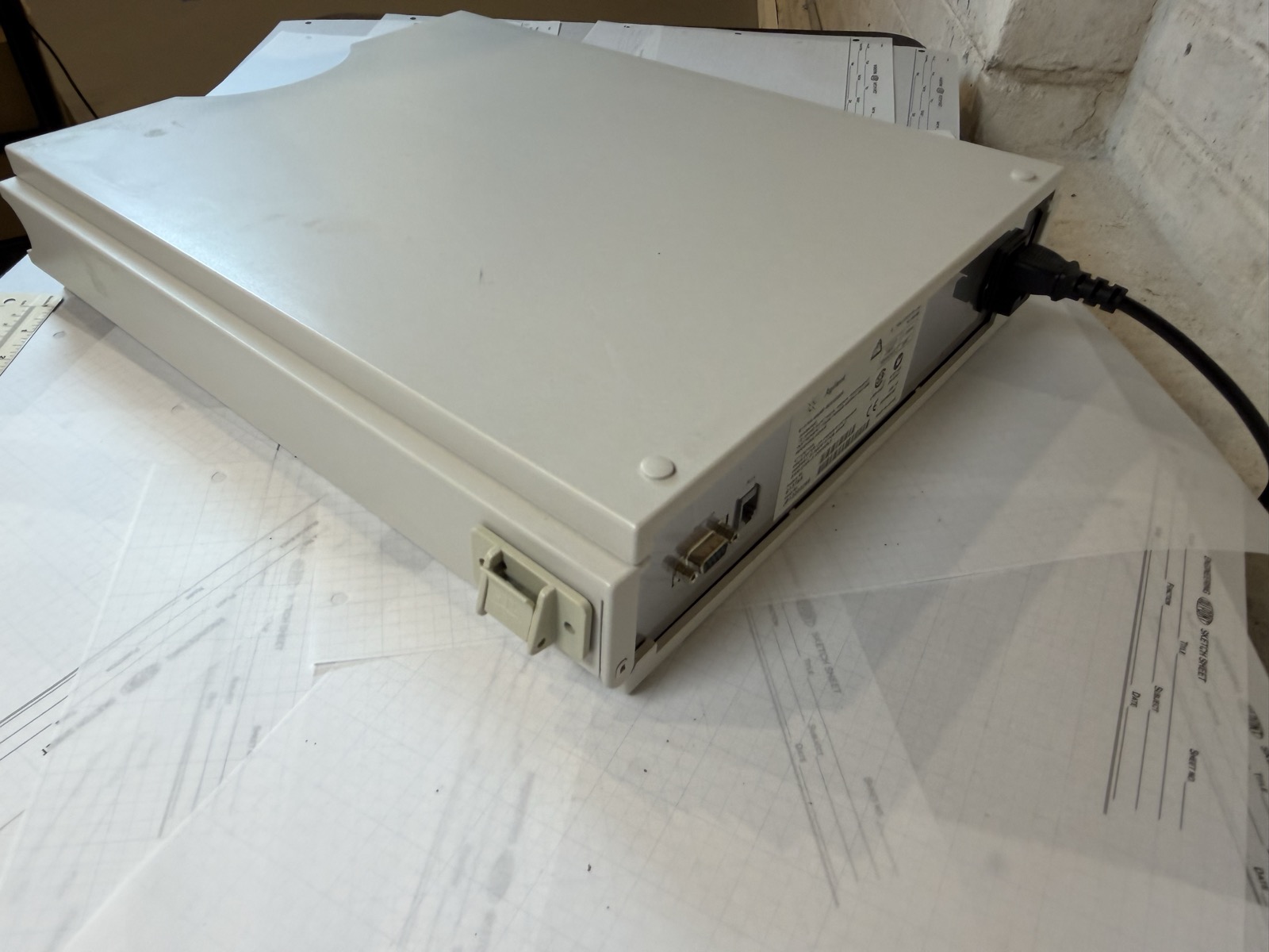 Agilent 1100 G1379A Micro Vacuum Degasser HPLC S/N JP13203268 — Powers On