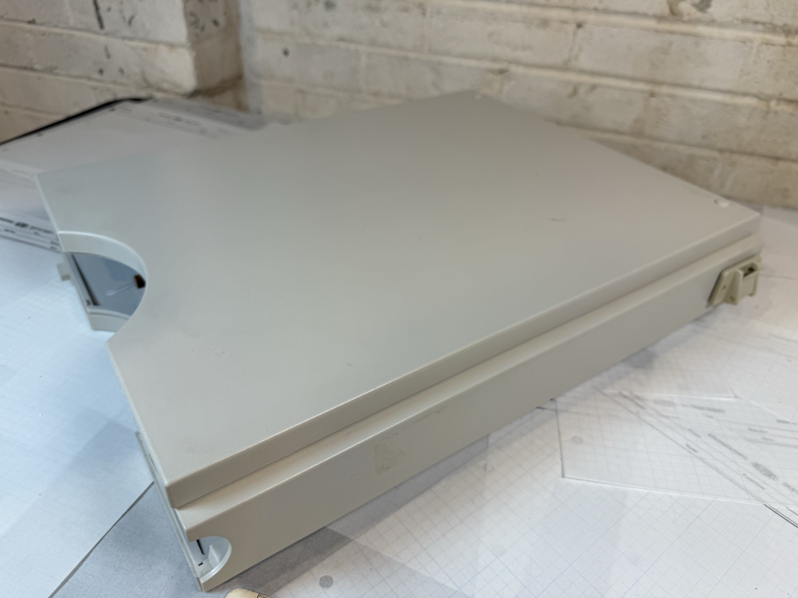Agilent 1100 G1379A Micro Vacuum Degasser HPLC S/N JP13203268 — Powers On