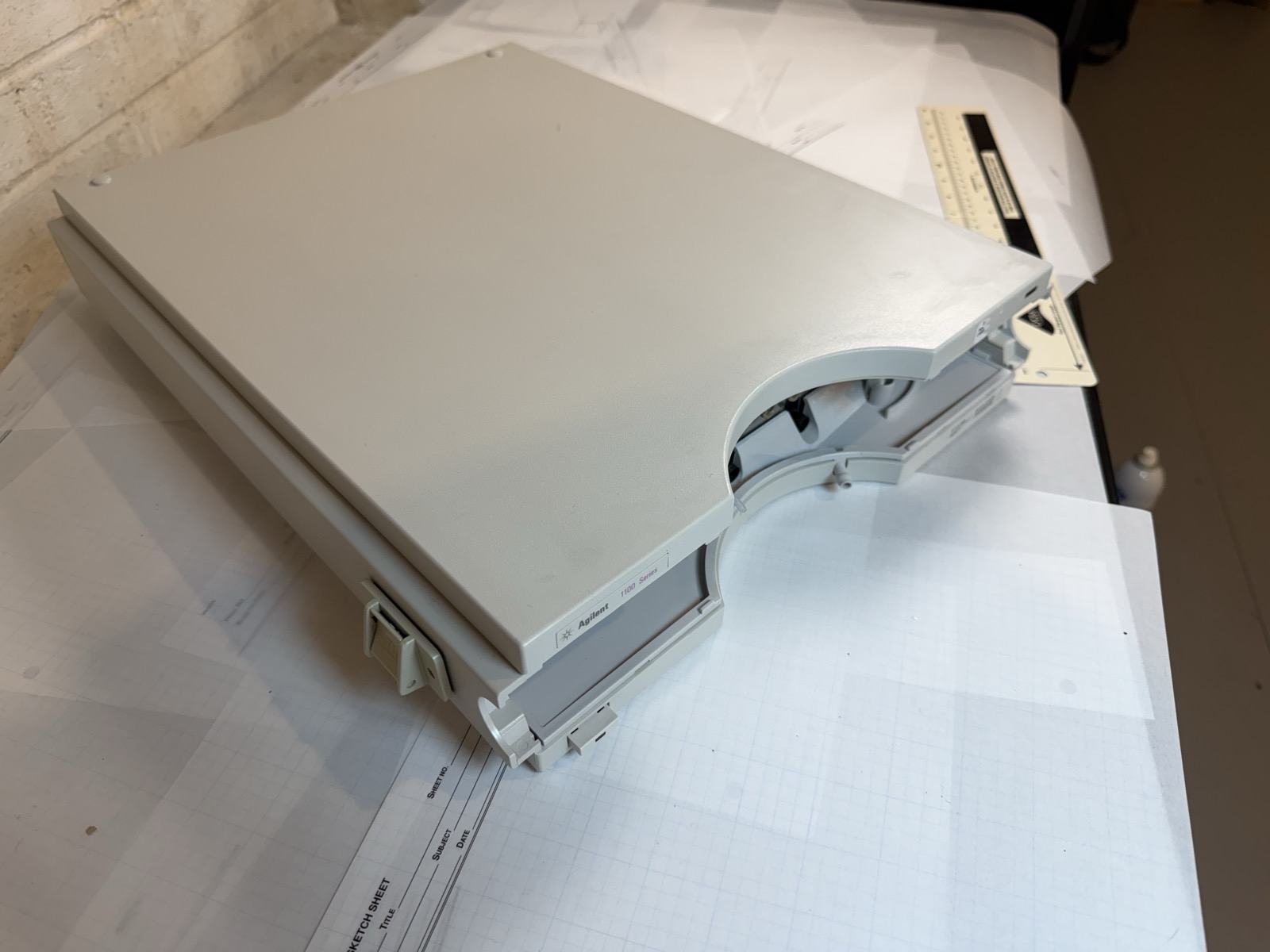 Agilent 1100 G1379A Micro Vacuum Degasser HPLC S/N JP13203268 — Powers On