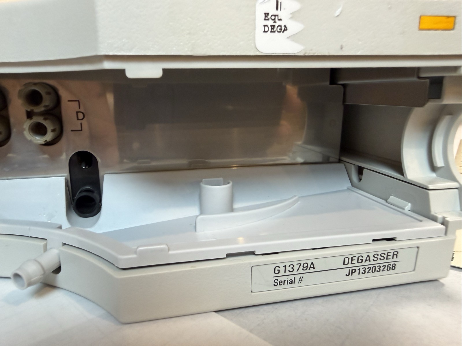 Agilent 1100 G1379A Micro Vacuum Degasser HPLC S/N JP13203268 — Powers On
