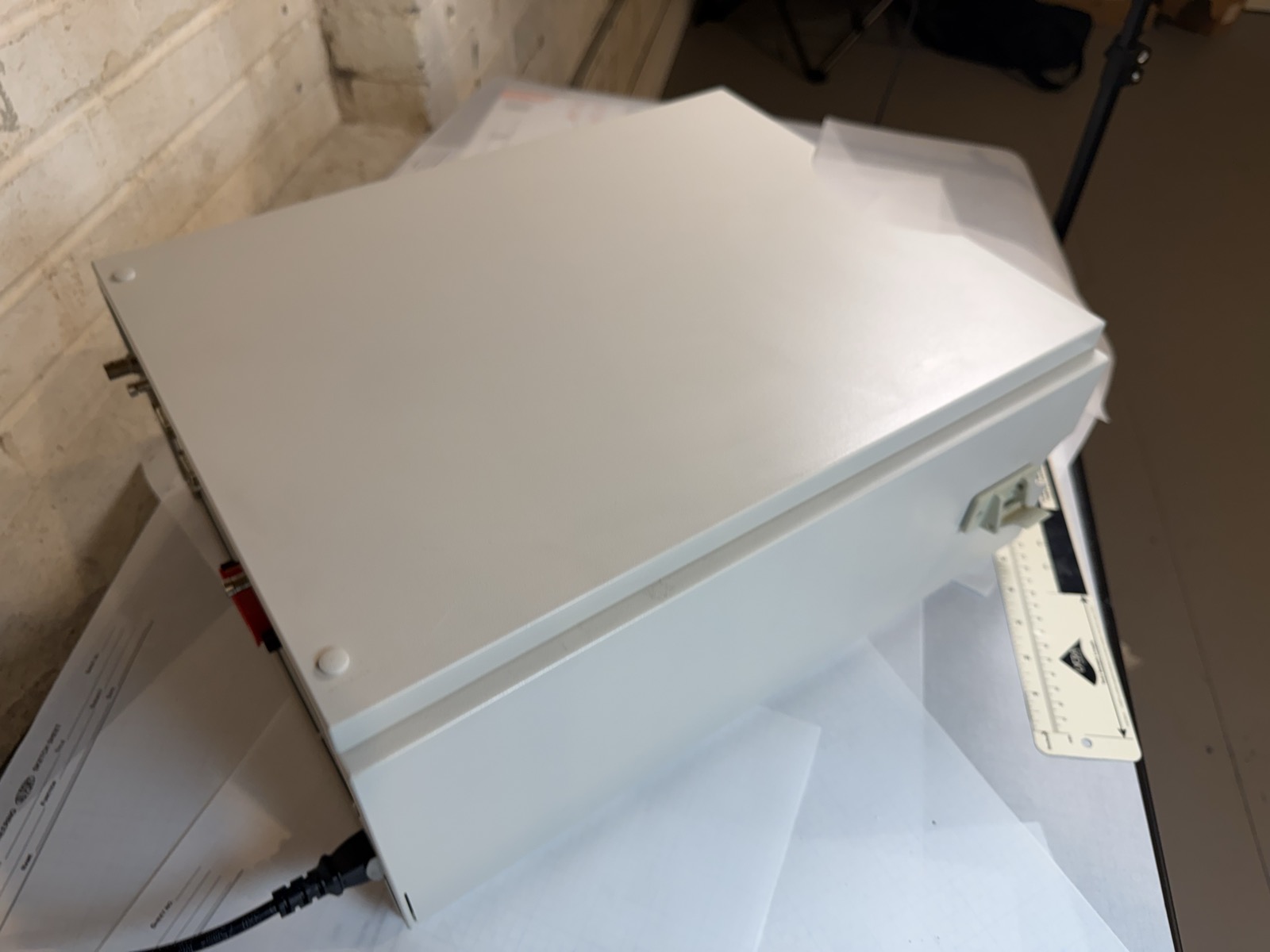 Agilent 1100 G1312A Binary Pump HPLC S/N DE14910702 — Powers On, Pumps Water