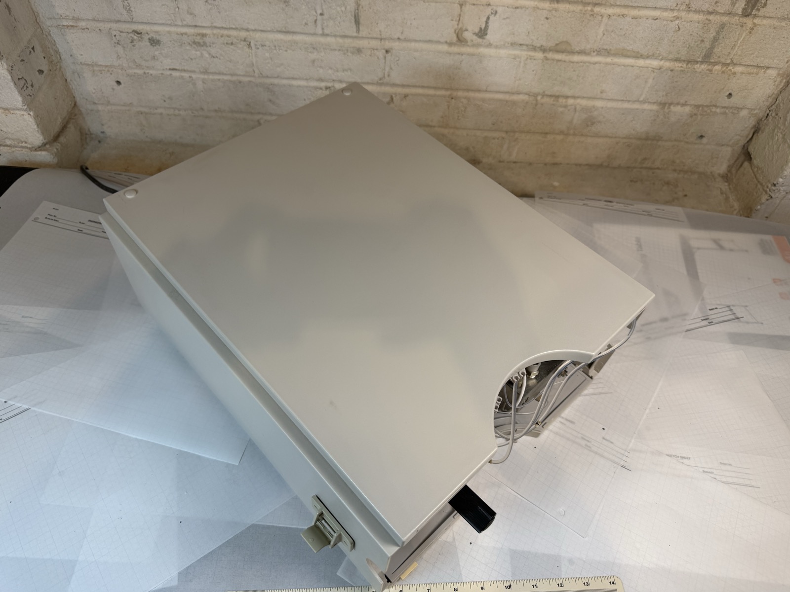 Agilent 1100 G1312A Binary Pump HPLC S/N DE14910702 — Powers On, Pumps Water