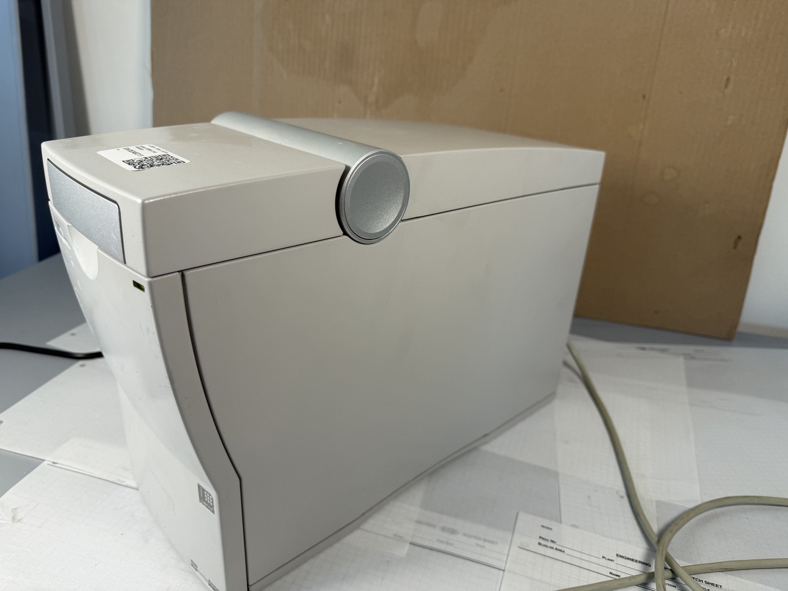 Agilent 2100 Bioanalyzer G2938B LabChip Chip Reader Electrophoresis - Powers On