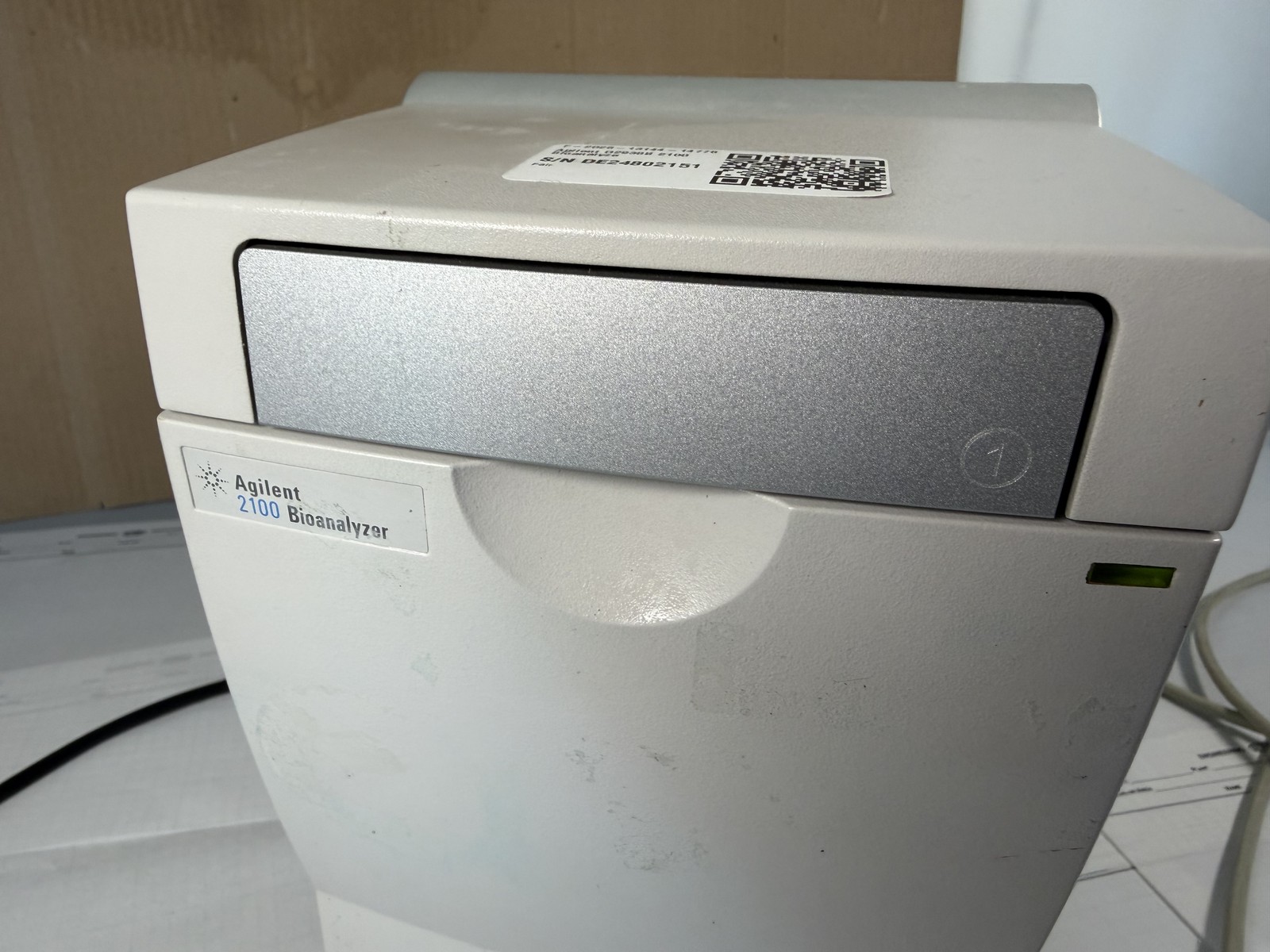 Agilent 2100 Bioanalyzer G2938B LabChip Chip Reader Electrophoresis - Powers On