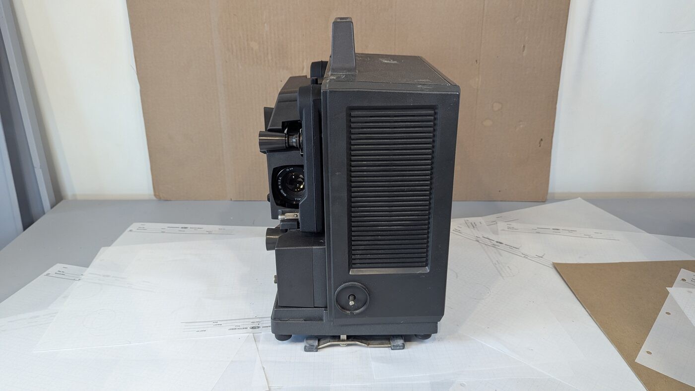 Bell & Howell 2580A Filmosound 16mm Sound Projector + Case - Runs, Belt Slip