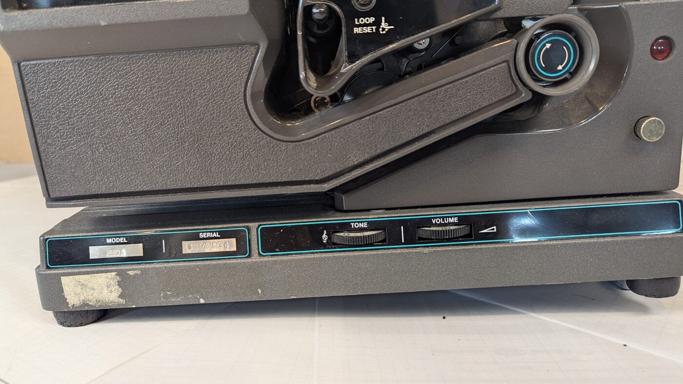 Bell & Howell 2580A Filmosound 16mm Sound Projector + Case - Runs, Belt Slip