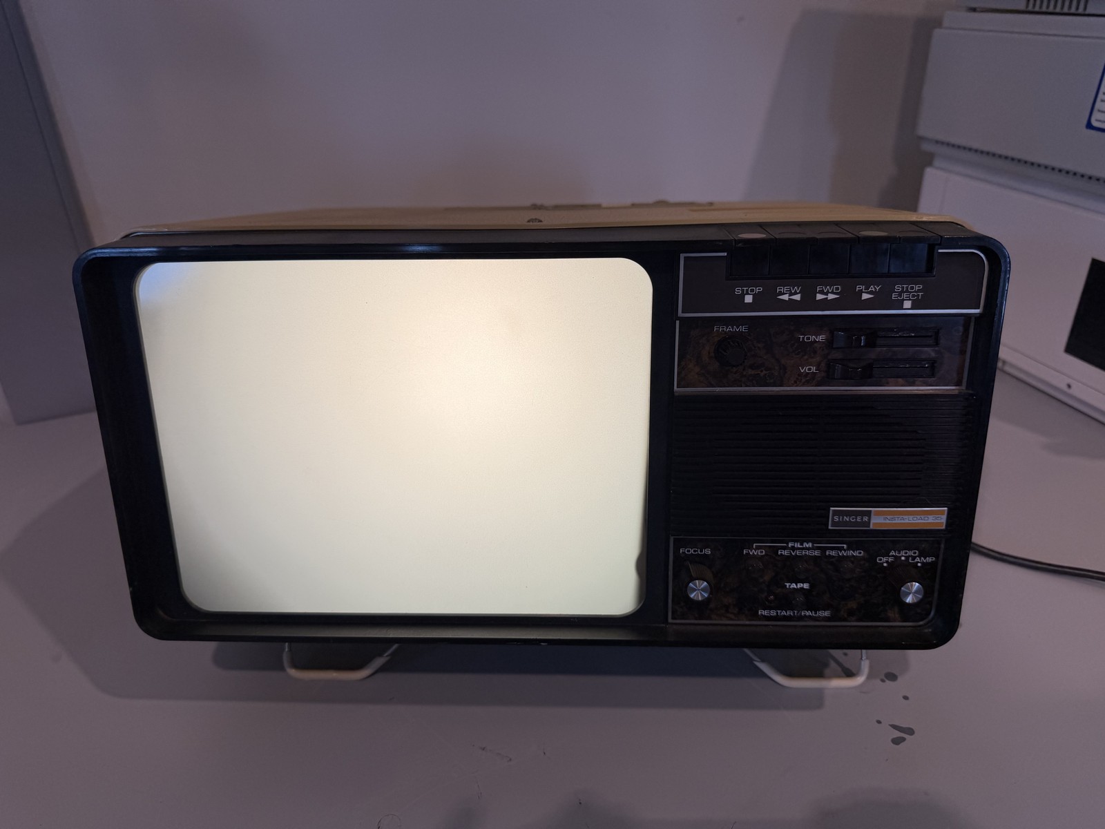 Singer Insta-Load 35 Sound Filmstrip Projector Built-In Screen Cassette AS-IS