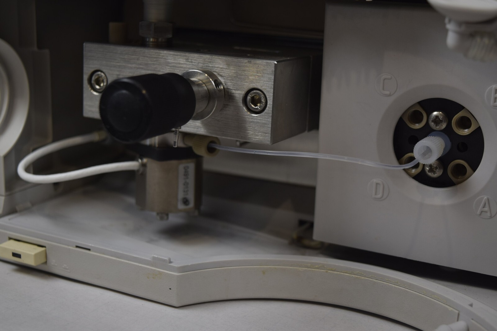 Agilent 1100 G1311A Quaternary Pump w/ Gradient Valve & Pump Head Leak Test PASS