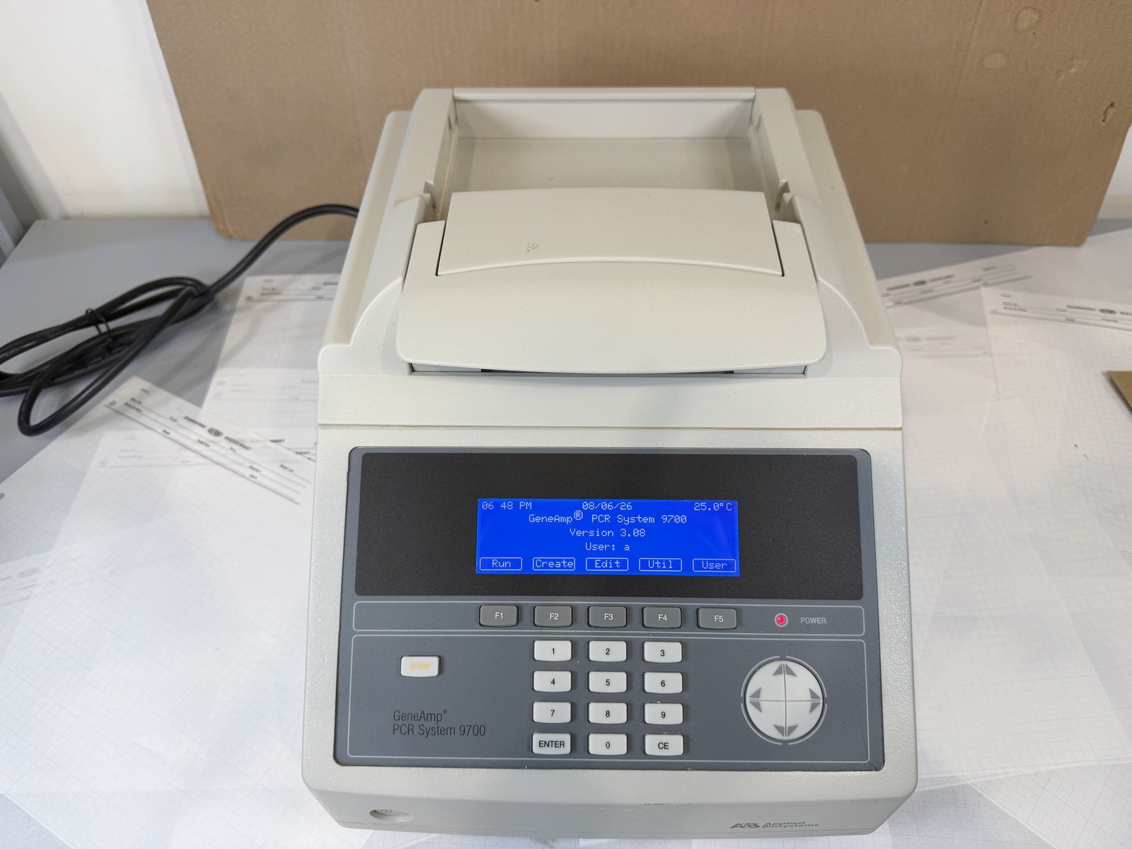 Applied Biosystems GeneAmp PCR System 9700 Thermal Cycler 96-Well Block N8050200