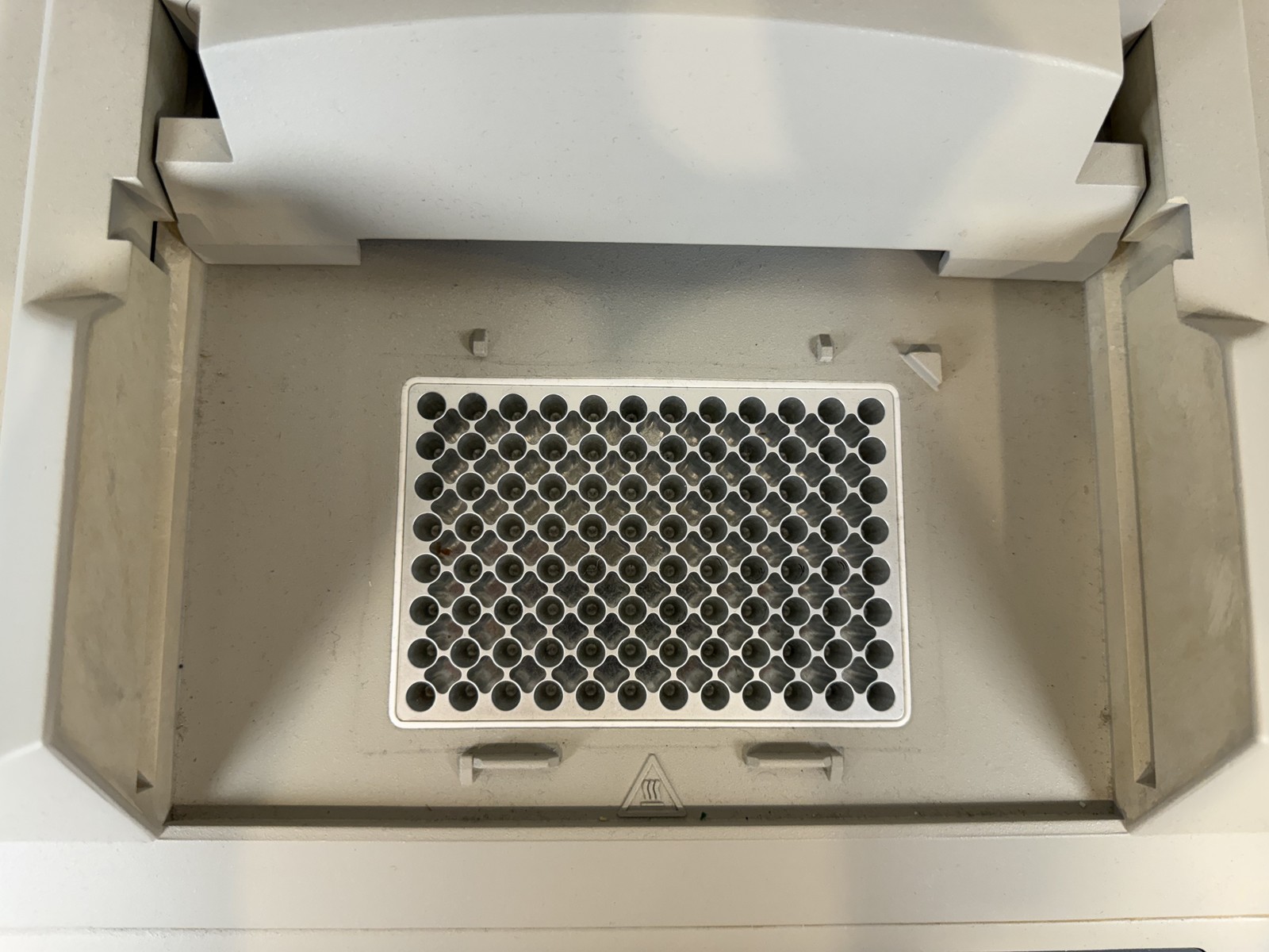 Applied Biosystems GeneAmp PCR System 9700 Thermal Cycler 96-Well Block N8050200