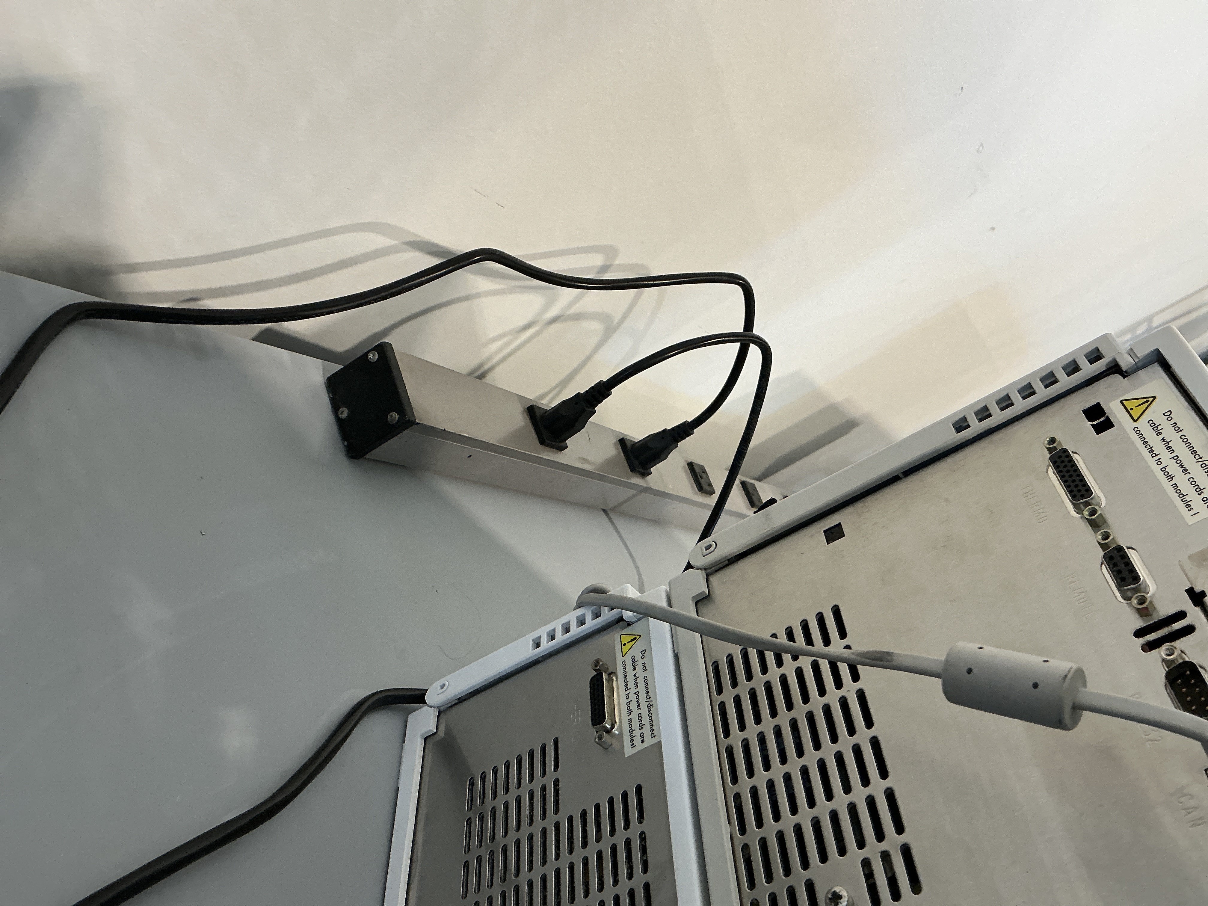 Agilent G1330B FC/ALS Thermostat