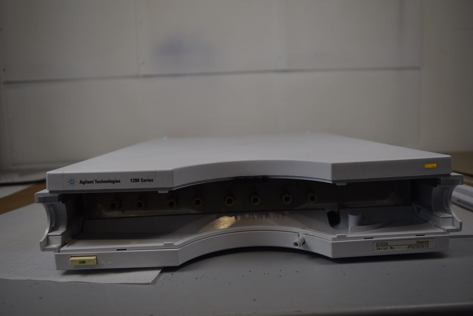Agilent 1200 Series G1322A HPLC 4-Channel Vacuum Degasser - Serviced & Tested