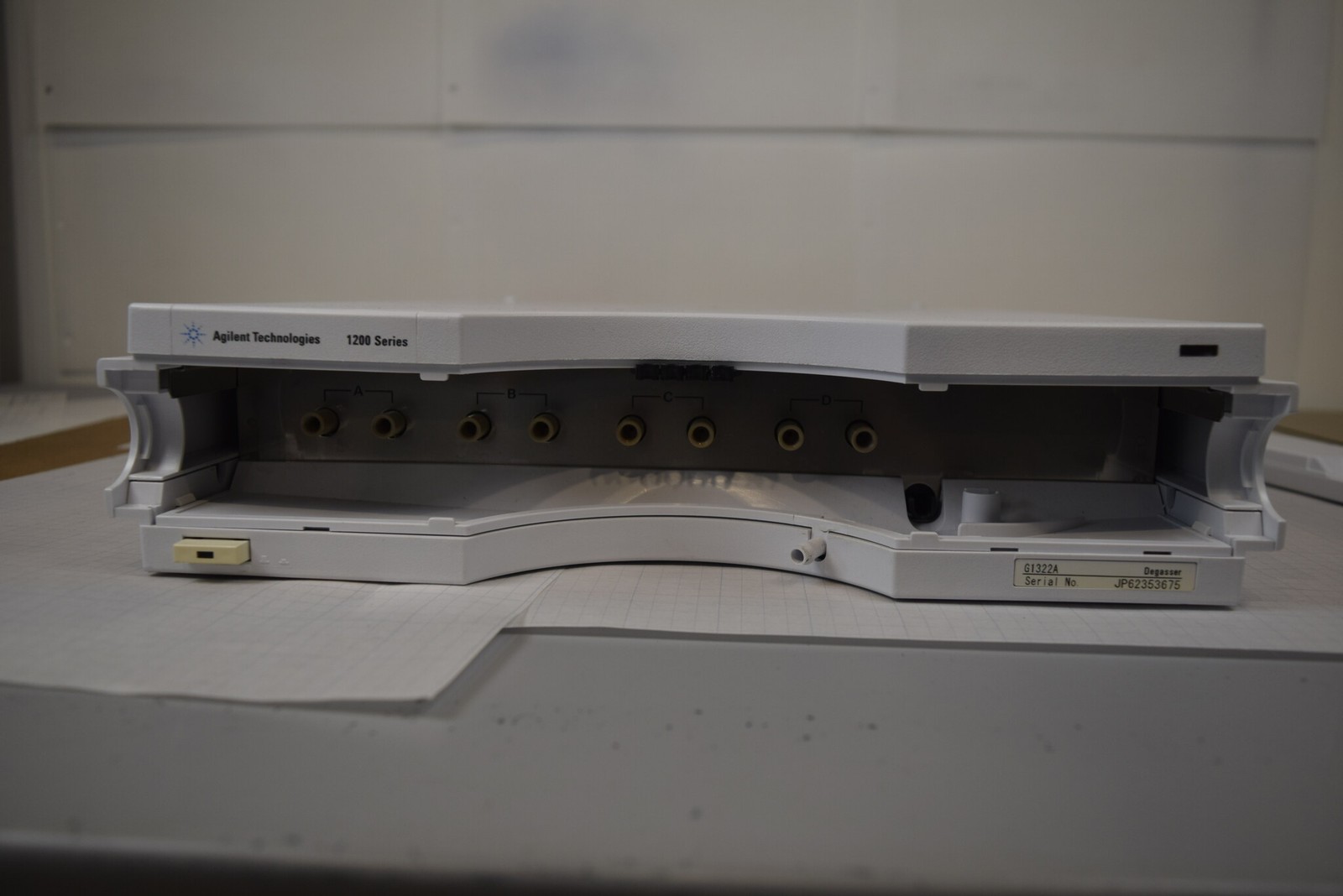 Agilent 1200 Series G1322A HPLC 4-Channel Vacuum Degasser - Serviced & Tested