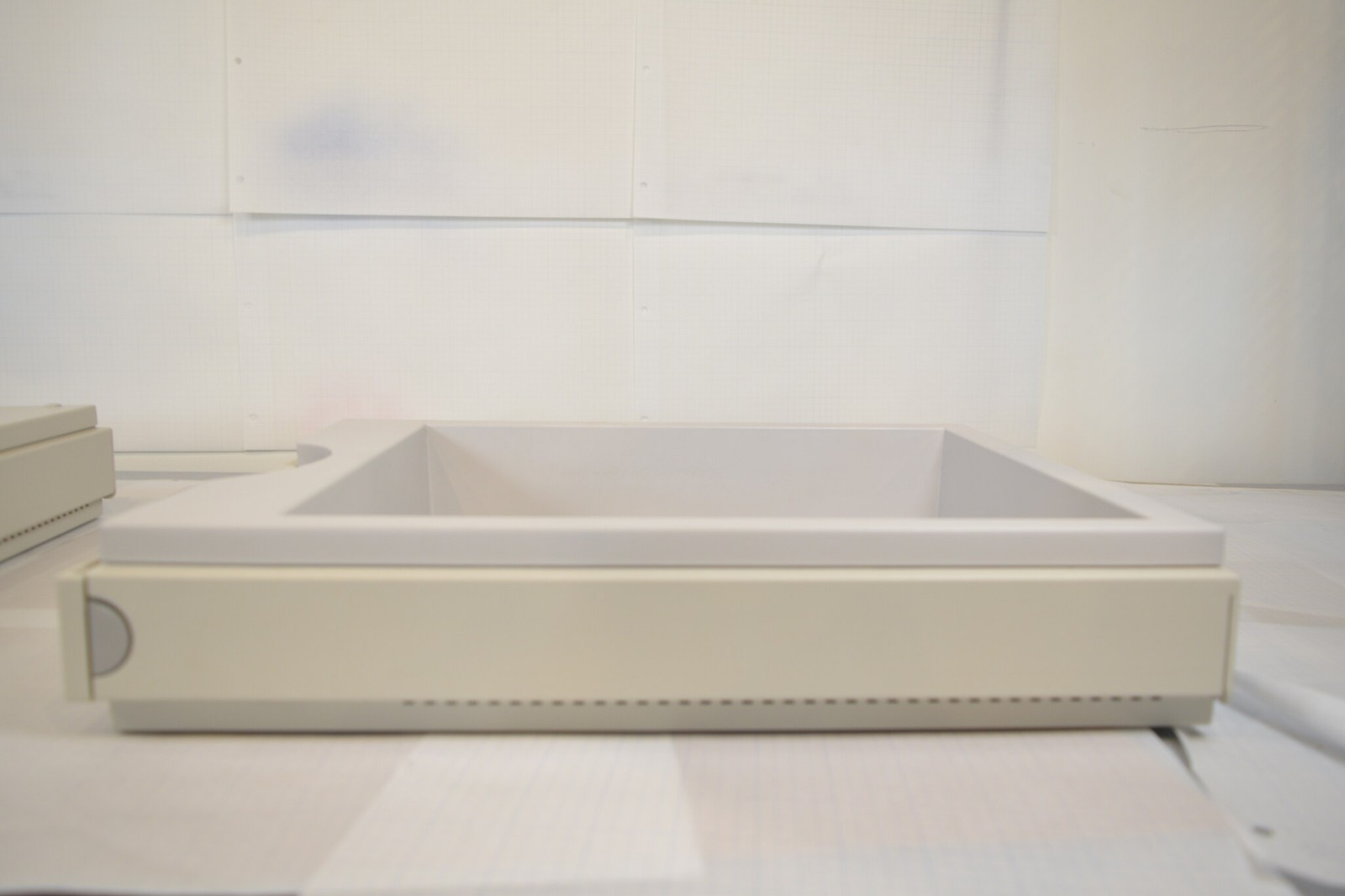 Agilent HP 1100 G1322A 4-Channel Vacuum Degasser w/ Solvent Tray - Wet-Tested